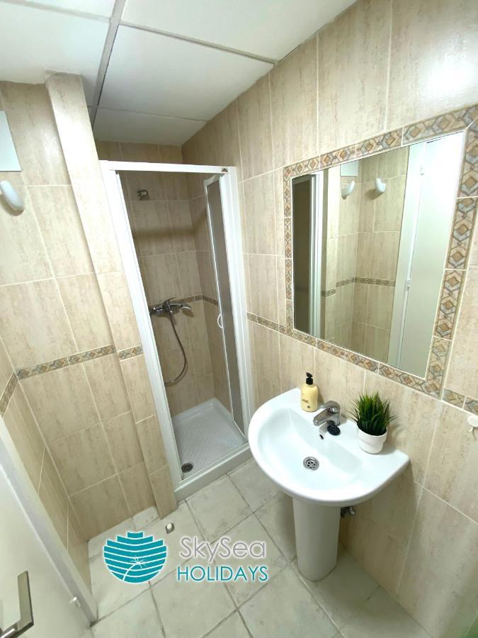 Skysea Holidays La Carihuela Apartment Torremolinos Ngoại thất bức ảnh